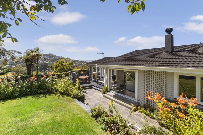 58 Homewood Crescent, Karori, Wellington - Carousel 1