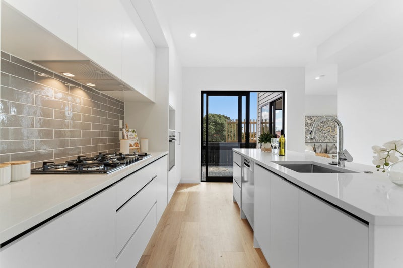 31 Diana Drive, Glenfield, North Shore - Carousel 2