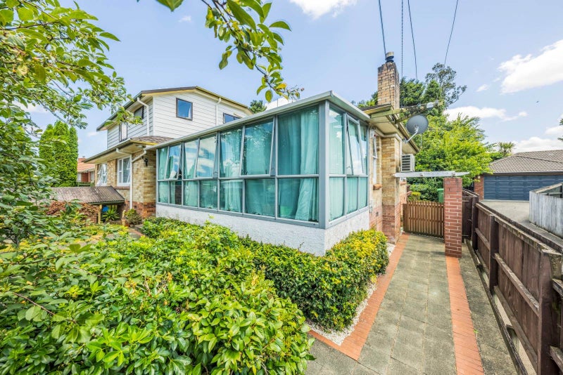 19 Callis Avenue, Opaheke, Papakura - Carousel 27