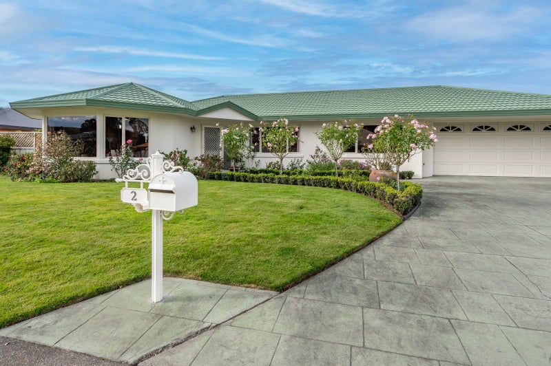2 Lowndes Place, Taradale, Napier - Carousel 2
