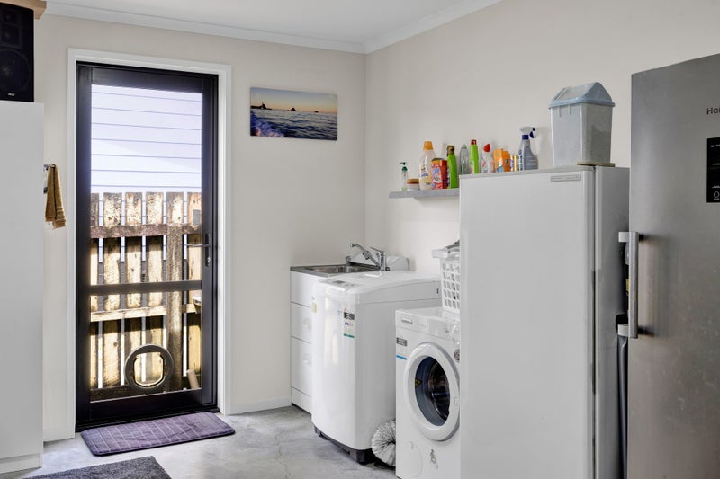 13 Karaka Street, Merrilands, New Plymouth - Carousel 22