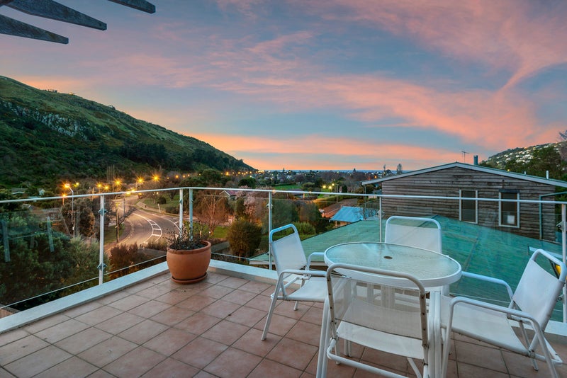 9 Evans Pass Road, Sumner, Christchurch - Carousel 1