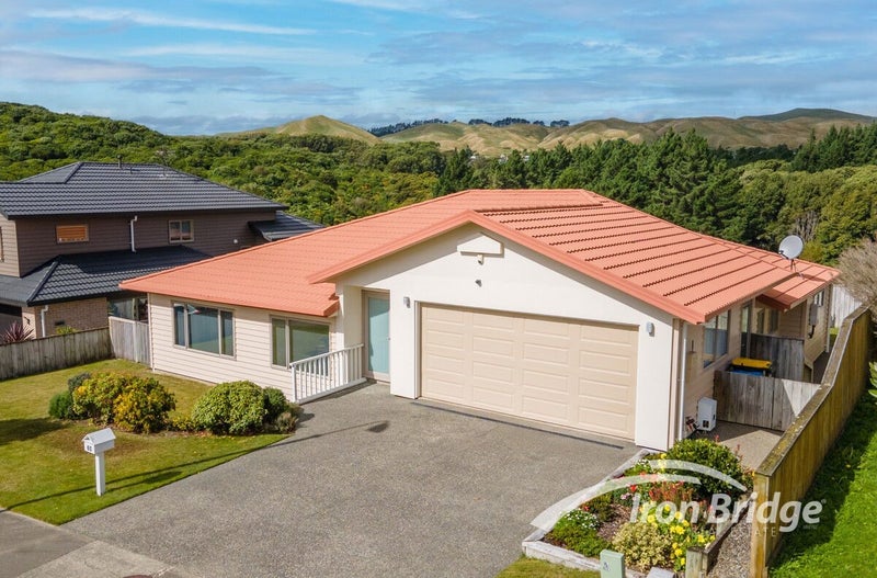 65 Te Puia Drive, Aotea, Porirua - Carousel 1