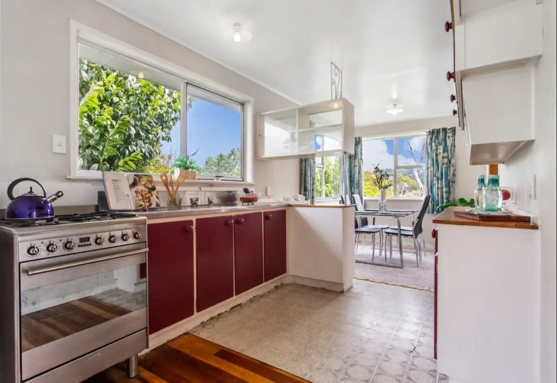 7 verena place, green bay, auckland - Carousel 2