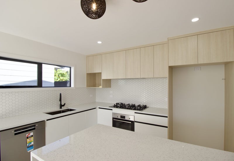 53A Holmes Drive South, Massey, Auckland - Carousel 1