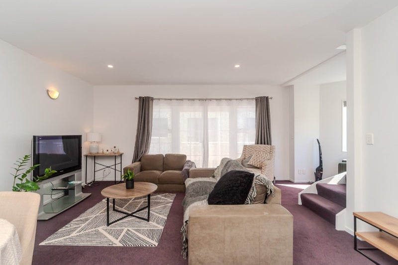 8/142 Ghuznee Street, Te Aro, Wellington - Carousel 1