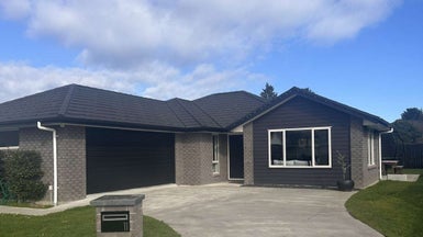 11 Middleton Way, Ashhurst, Ashhurst - Carousel 1