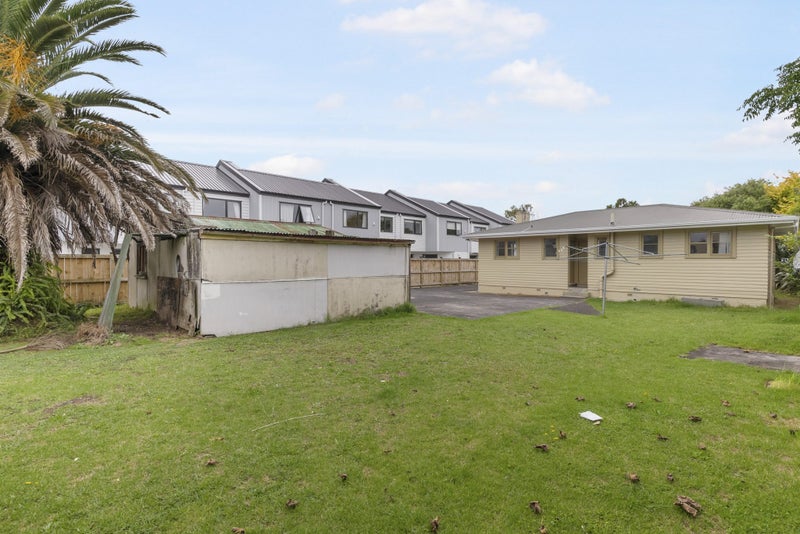 37 Tamatea Avenue, Point England, Auckland - Carousel 21