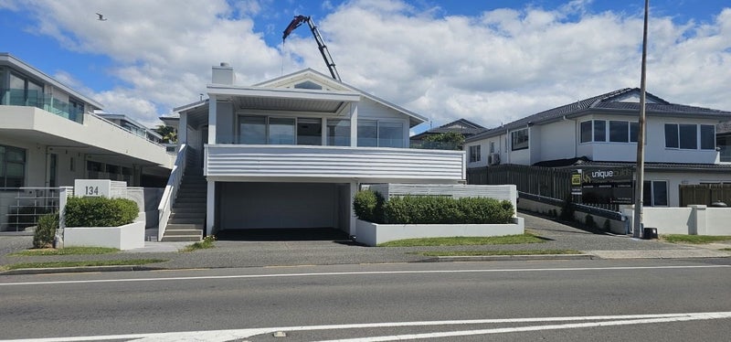 134 MARINE PARADE, Mount Maunganui, Tauranga - Carousel 1
