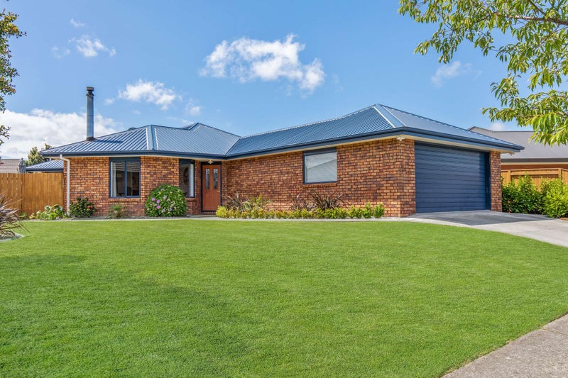 5 Meridian Grove, Kelvin Grove, Palmerston North - Carousel 1