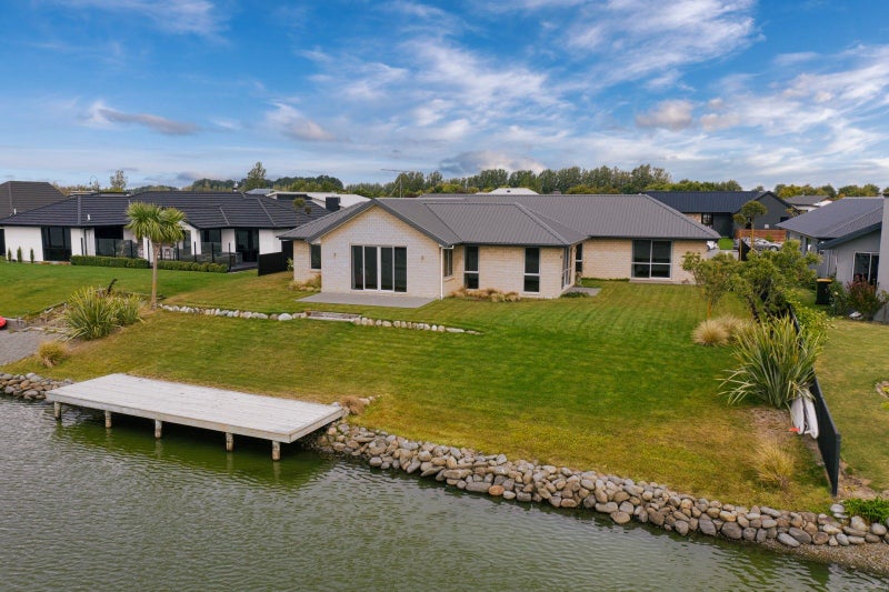 23 Torbay Avenue, Huntingdon - Carousel 1