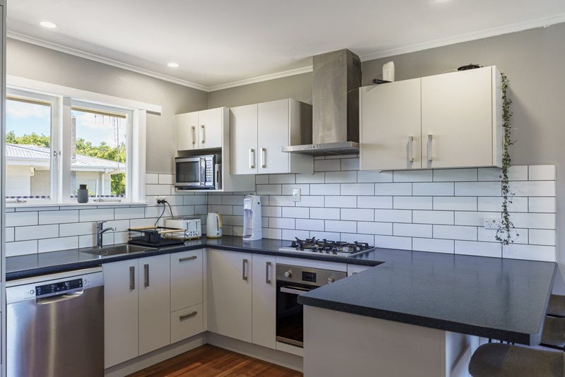 6 Mcgregor Avenue, Pirimai, Napier - Carousel 2