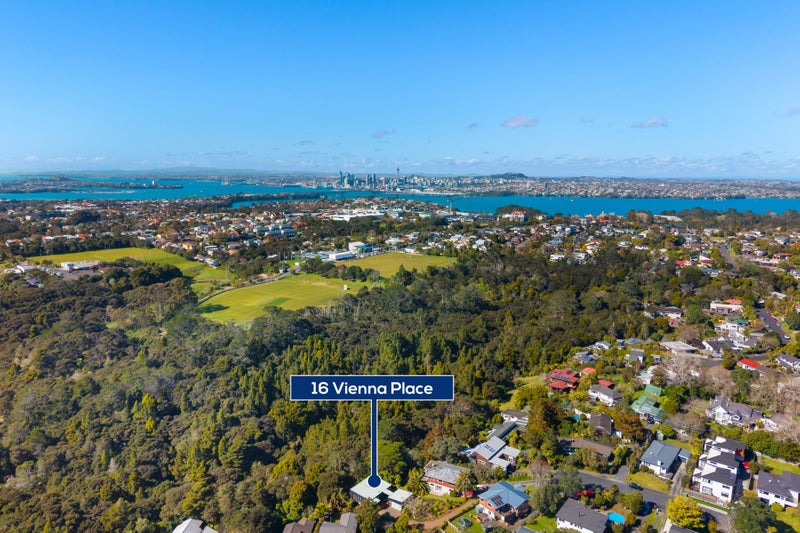 16 Vienna Place, Birkenhead, Auckland - Carousel 32
