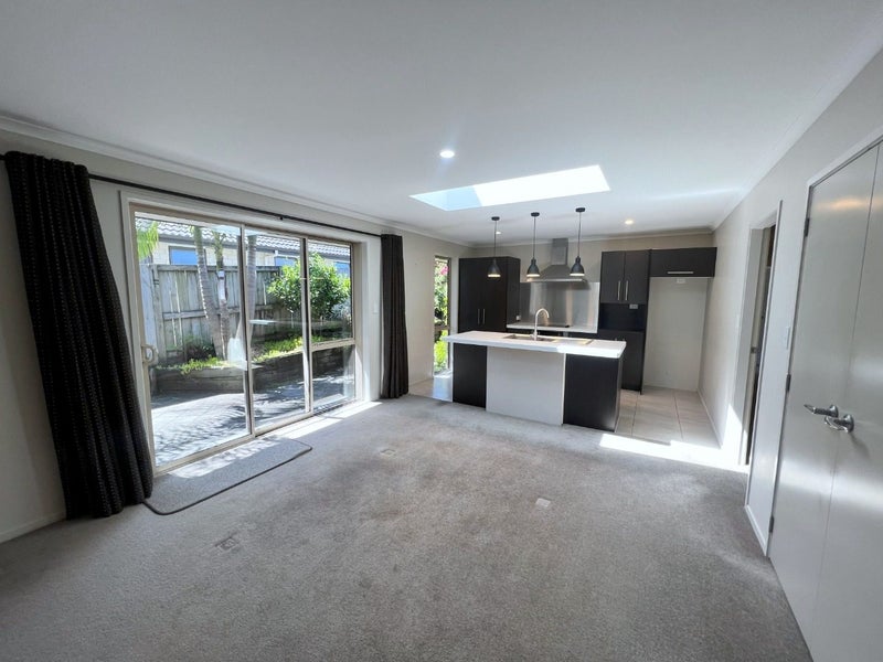 17 Landing Drive, Pyes Pa, Tauranga - Carousel 2