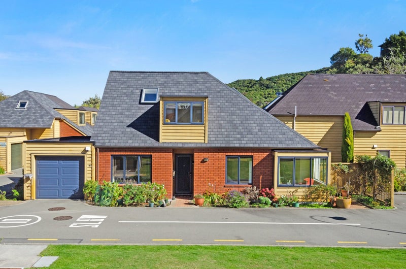 19 Futuna Close, Karori, Wellington - Carousel 2