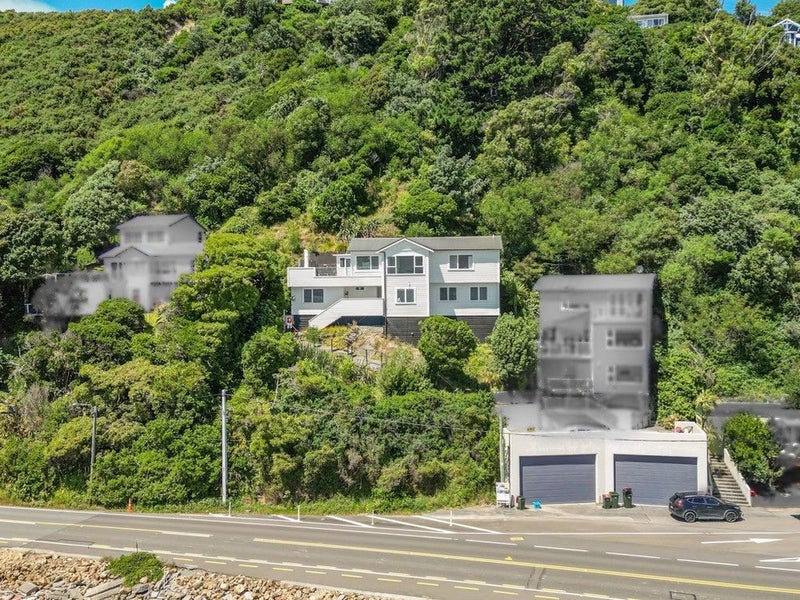 515 Marine Drive, Sunshine Bay, Lower Hutt - Carousel 1