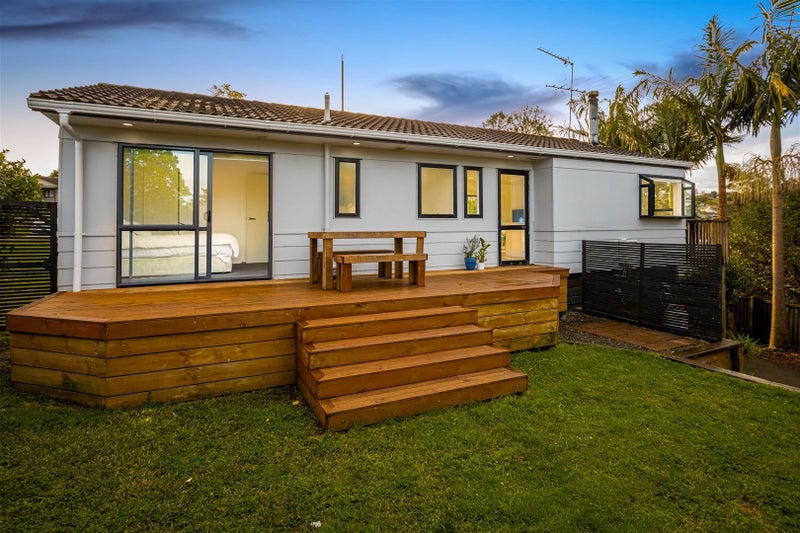 5 Lowell Place, Massey, Auckland - Carousel 2