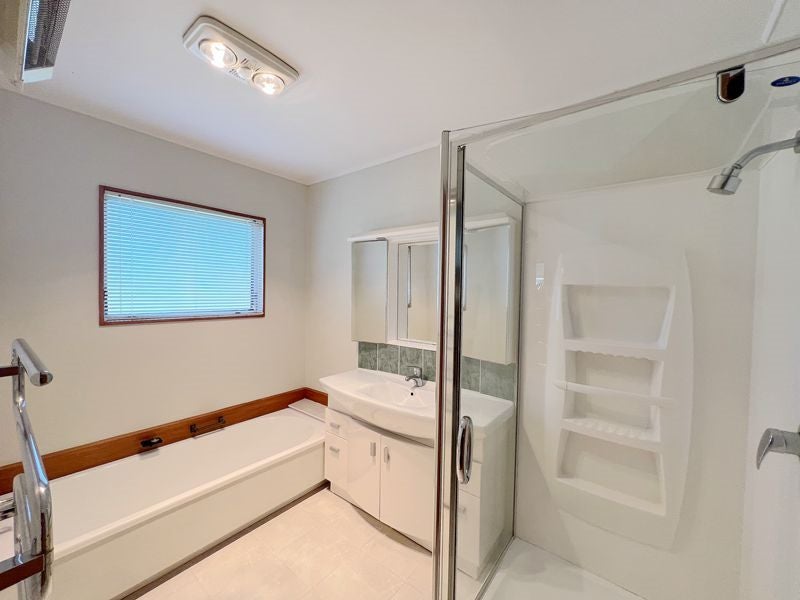 1/19 Philson Terrace, Browns Bay, Auckland - Carousel 2