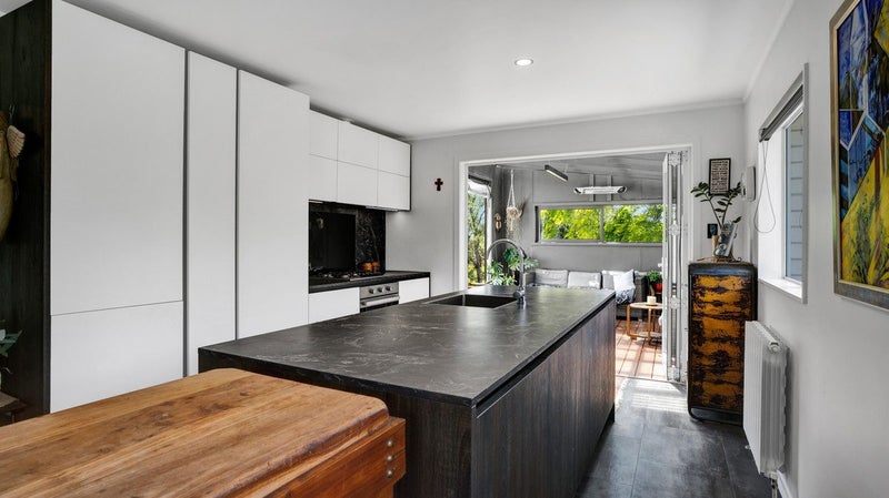 139A Barrett Road, Whalers Gate, New Plymouth - Carousel 2