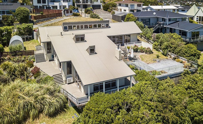 9 Tregear Place, Camborne, Porirua - Carousel 1