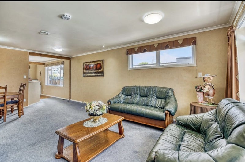 109 Lewis Street, Glenview, Hamilton - Carousel 2