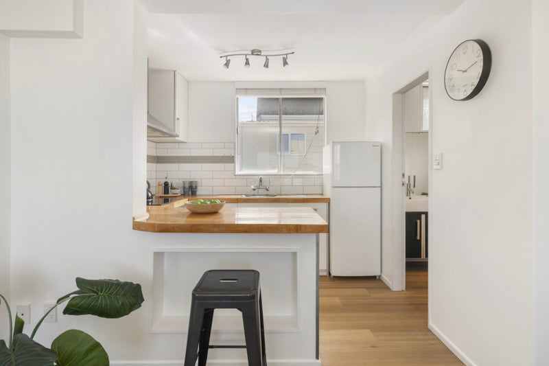 12/76 Freyberg Street, Lyall Bay, Wellington - Carousel 2