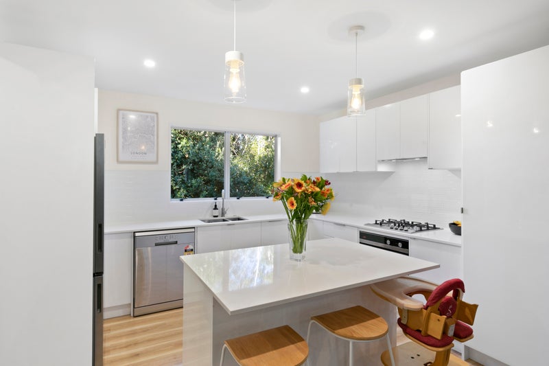 13B Gainsborough Grove, Belmont, Lower Hutt - Carousel 1