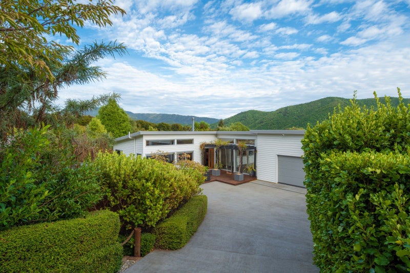 24 Waimarama Street, Waikawa, Picton - Carousel 1