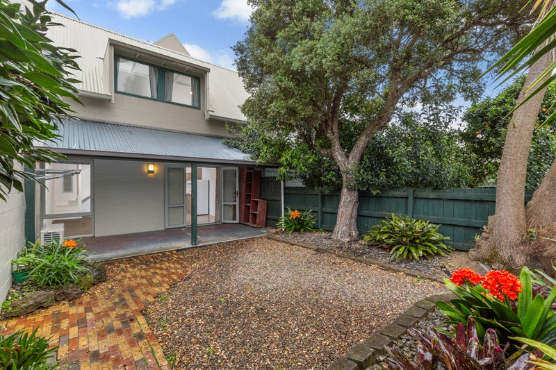 17/1 Water Street, Otahuhu, Auckland - Carousel 1