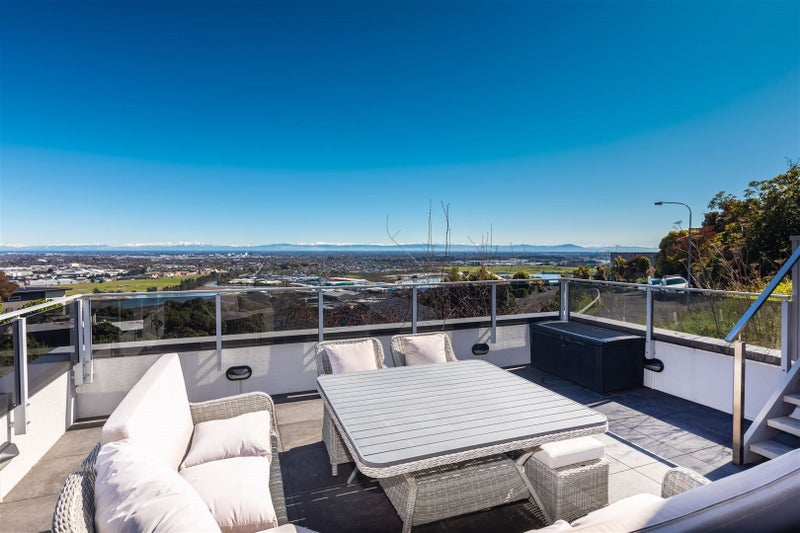 99 Cannon Hill Crescent, Mount Pleasant, Christchurch - Carousel 2