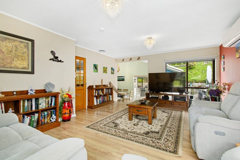 52 Peterhouse Street, Tawa, Wellington - Carousel 2