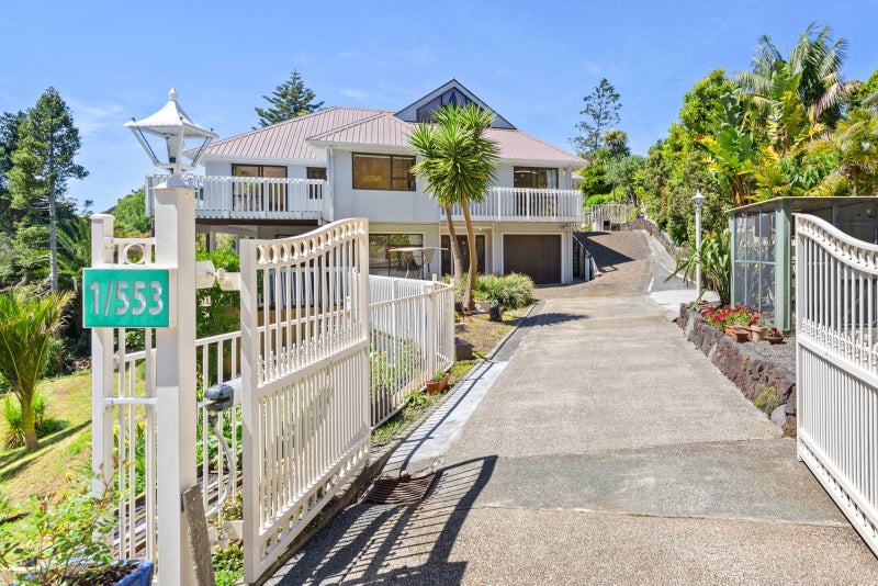 1/553 East Coast Road, Browns Bay, Auckland - Carousel 2