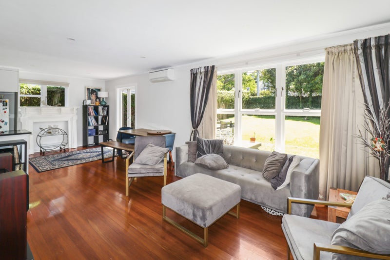 84A Owairaka Avenue, Mount Albert, Auckland - Carousel 2