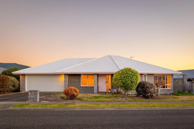7 Bremner Crescent, Stoke, Nelson - Carousel 1