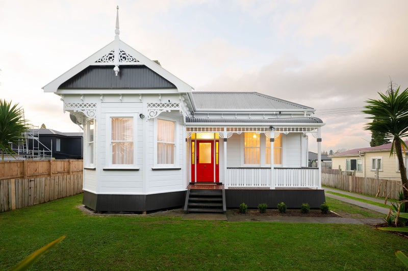 6 Johnson Street, Dinsdale, Hamilton - Carousel 2