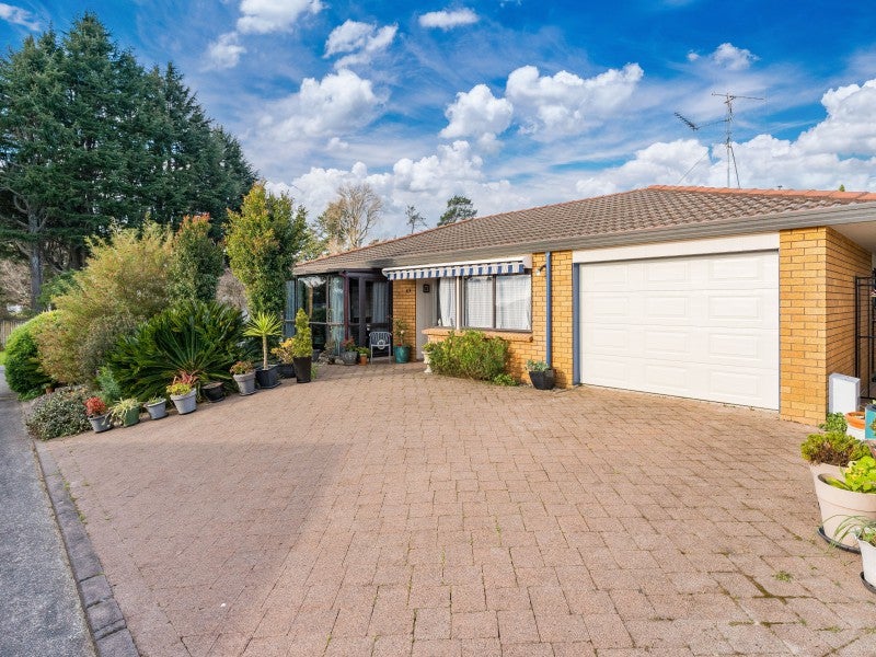 4A Camellia Place, Greerton, Tauranga - Carousel 1
