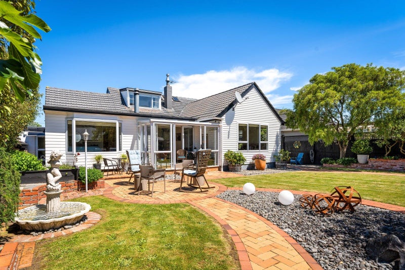 9 Oak Street, Ebdentown, Upper Hutt - Carousel 1