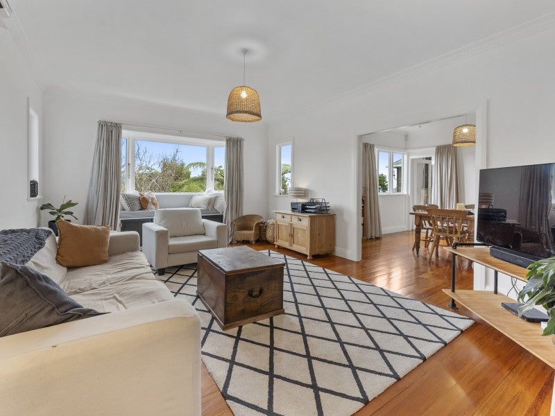 8 Jenness Grove, Harbour View, Lower Hutt - Carousel 2