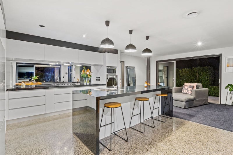 28 Fernbrook Drive, Hurworth, New Plymouth - Carousel 2