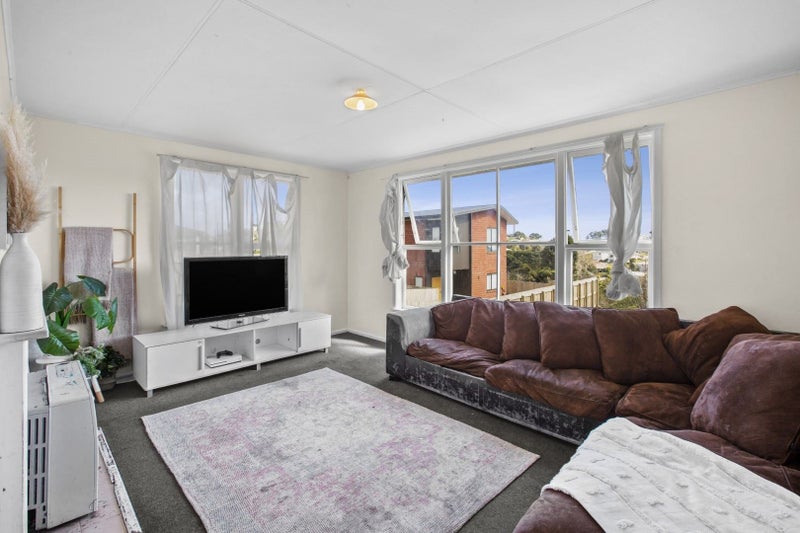 19 Pukeori Street, Marfell, New Plymouth - Carousel 2