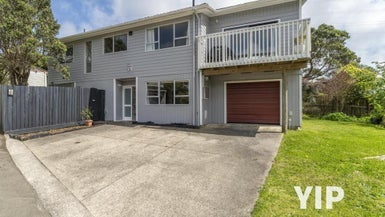 12 Bloomsbury Grove, Newlands, Wellington - Carousel 1