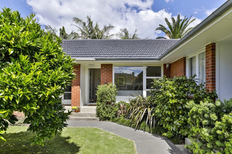2/12 Bella Vista Road, Herne Bay, Auckland - Carousel 2