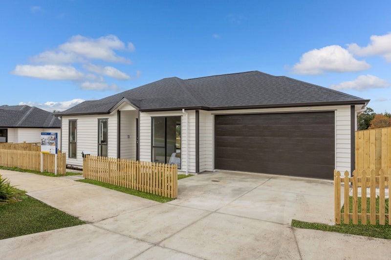 36 Korihi Drive, Swanson, Auckland - Carousel 1