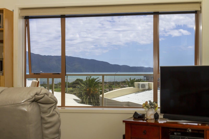 13/1 Marine Parade, Paraparaumu Beach, Paraparaumu - Carousel 2