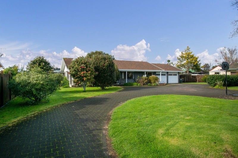 12 Conrad Place, Leamington, Cambridge - Carousel 1