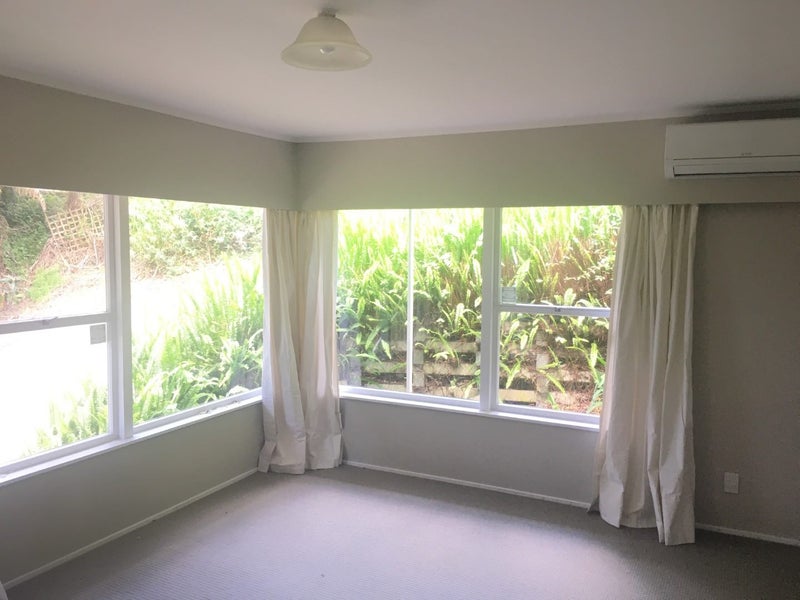 1/27 Glencoe Road, Browns Bay, Auckland - Carousel 2