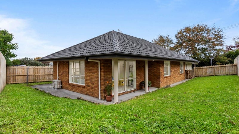 100D Parrs Cross Road, Henderson, Auckland - Carousel 1