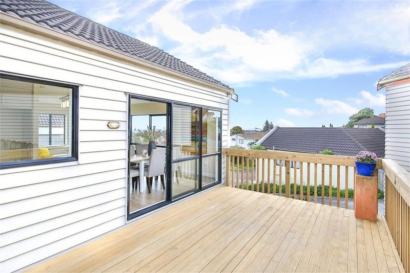 16 Astelia Place, Goodwood Heights, Auckland - Carousel 2