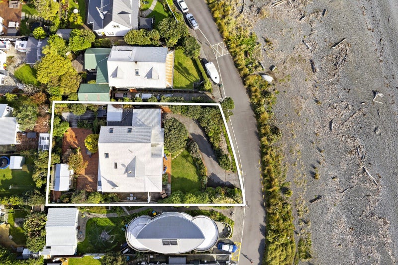 151 Marine Parade, Eastbourne, Lower Hutt - Carousel 27