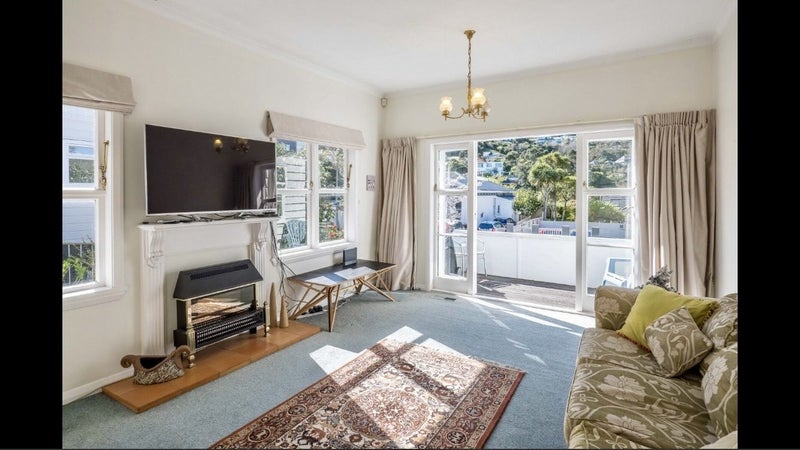 6 Station Road, Khandallah, Wellington - Carousel 2